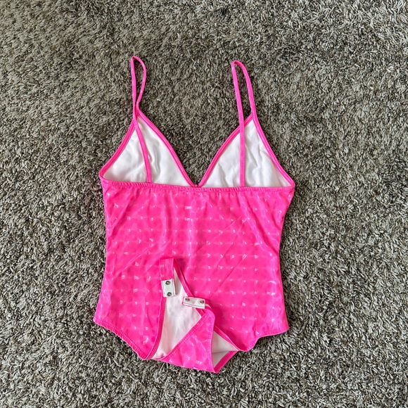 Hot pink bodysuit - Picture 3 of 5
